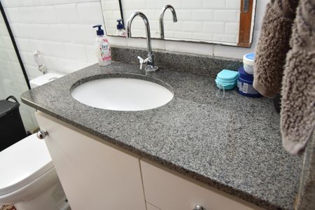 Casa à venda com 93m², 2 quartos e 1 vaga Casa à venda com 93m², 2 quartos e 1 vagaBanheiro