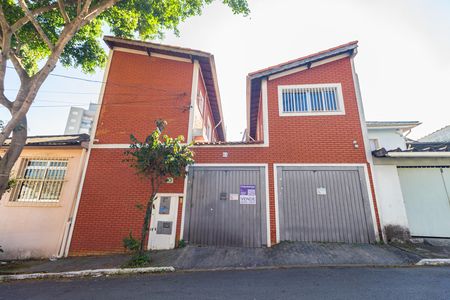 Fachada de casa à venda com 3 quartos, 210m² em Água Rasa, São Paulo