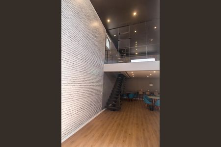 Apartamento para alugar com 64m², 1 quarto e 1 vaga Apartamento para alugar com 64m², 1 quarto e 1 vagaEscada