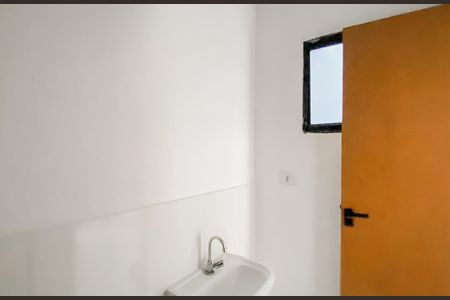 Banheiro  de apartamento para alugar com 2 quartos, 48m² em Vila Sao Geraldo, São Paulo