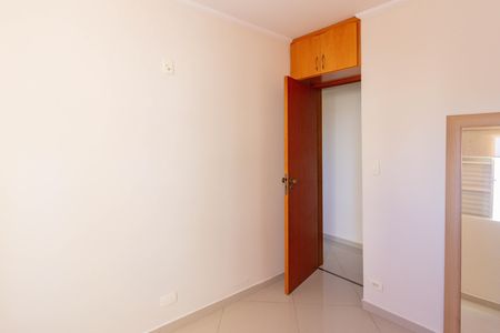 Quarto 2 de apartamento para alugar com 2 quartos, 54m² em Vila Guedes, São Paulo