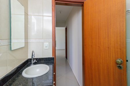 Banheiro de apartamento para alugar com 2 quartos, 54m² em Vila Guedes, São Paulo