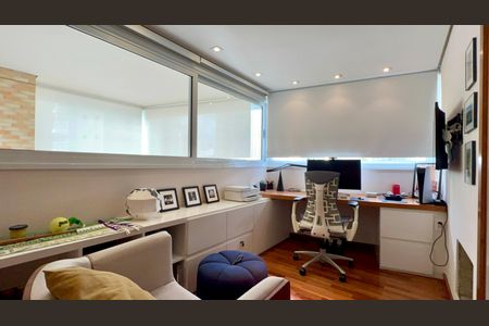 Apartamento à venda com 151m², 2 quartos e 3 vagas Apartamento à venda com 151m², 2 quartos e 3 vagasEscritório