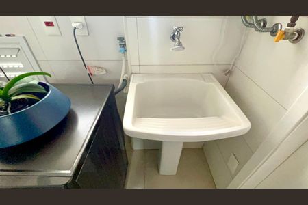 Apartamento à venda com 151m², 2 quartos e 3 vagas Apartamento à venda com 151m², 2 quartos e 3 vagasÁrea de Serviço