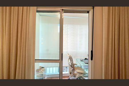 Apartamento à venda com 151m², 2 quartos e 3 vagas Apartamento à venda com 151m², 2 quartos e 3 vagasSuite