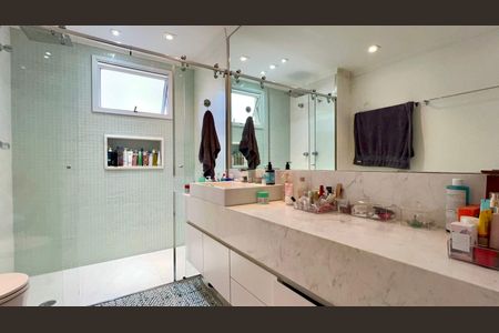 Apartamento à venda com 151m², 2 quartos e 3 vagas Apartamento à venda com 151m², 2 quartos e 3 vagasBanheiro da Suíte
