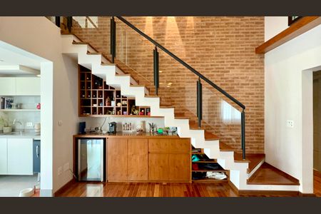 Apartamento à venda com 151m², 2 quartos e 3 vagas Apartamento à venda com 151m², 2 quartos e 3 vagasEscada