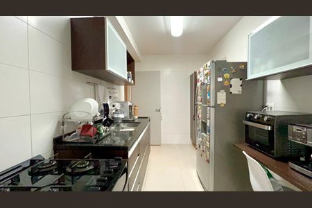 Apartamento à venda com 151m², 2 quartos e 3 vagas Apartamento à venda com 151m², 2 quartos e 3 vagasCozinha