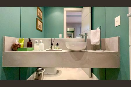 Apartamento à venda com 151m², 2 quartos e 3 vagas Apartamento à venda com 151m², 2 quartos e 3 vagasLavabo