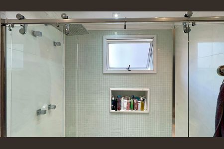 Apartamento à venda com 151m², 2 quartos e 3 vagas Apartamento à venda com 151m², 2 quartos e 3 vagasBanheiro da Suíte