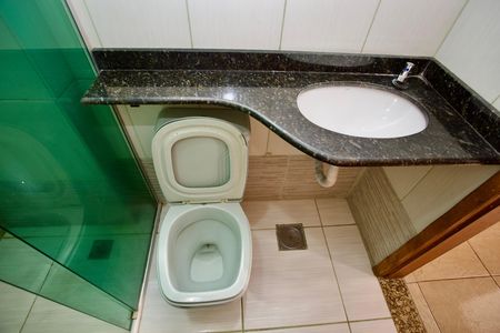 Banheiro Social de apartamento para alugar com 3 quartos, 68m² em Parque das Acácias, Contagem