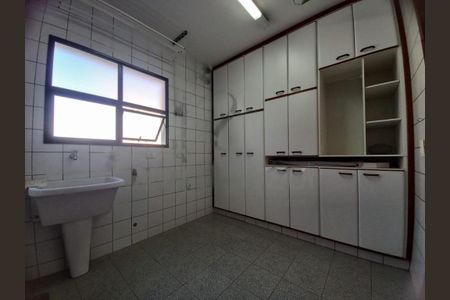 Apartamento para alugar com 4 quartos, 160m² em Cambuí, Campinas