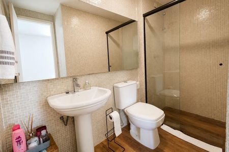 Banheiro de apartamento para alugar com 1 quarto, 50m² em Cerqueira César, São Paulo