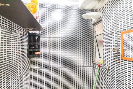 Banheiro social de apartamento para alugar com 2 quartos, 39m² em Cidade Tiradentes, São Paulo