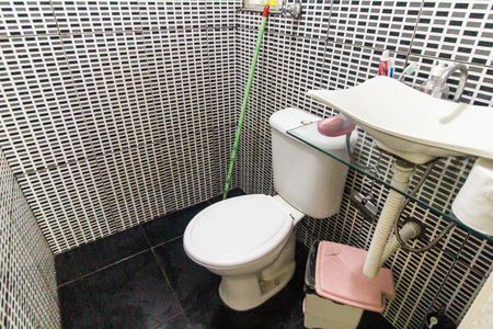 Apartamento para alugar com 39m², 2 quartos e 1 vaga Apartamento para alugar com 39m², 2 quartos e 1 vagaBanheiro social