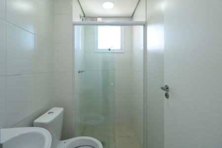 Banheiro de apartamento à venda com 2 quartos, 45m² em Campanário, Diadema