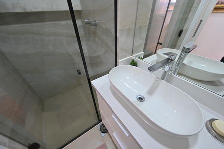 Apartamento à venda com 56m², 2 quartos e 2 vagasBanheiro do Quarto 2