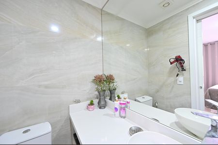 Apartamento à venda com 56m², 2 quartos e 2 vagasBanheiro da Suíte