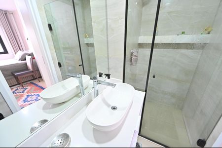 Apartamento à venda com 56m², 2 quartos e 2 vagasBanheiro da Suíte
