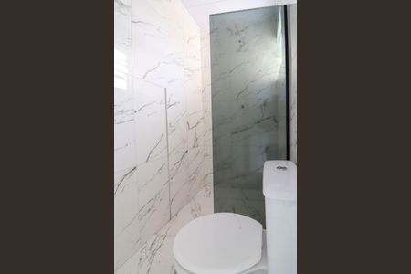 Banheiro da Suíte de casa para alugar com 1 quarto, 40m² em Jardim Miriam, São Paulo