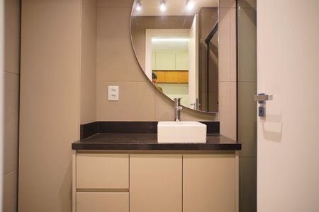 Banheiro  de kitnet/studio para alugar com 1 quarto, 28m² em Cidade Baixa, Porto Alegre