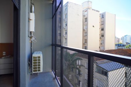 Varanda  de kitnet/studio para alugar com 1 quarto, 28m² em Cidade Baixa, Porto Alegre