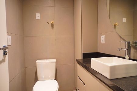 Banheiro  de kitnet/studio para alugar com 1 quarto, 28m² em Cidade Baixa, Porto Alegre