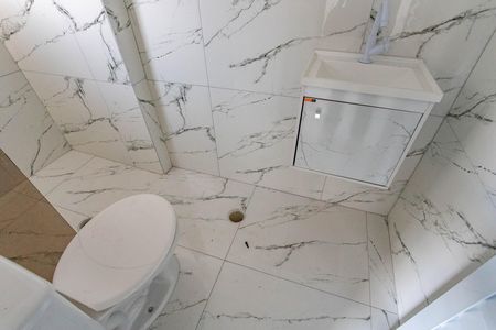 Studio - banheiro  de casa para alugar com 1 quarto, 40m² em Jardim Miriam, São Paulo