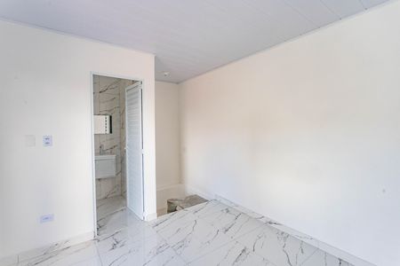 Studio - quarto  de casa para alugar com 1 quarto, 40m² em Jardim Miriam, São Paulo