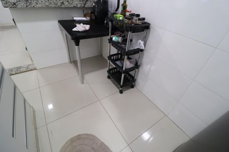 Cozinha de apartamento para alugar com 2 quartos, 64m² em Santa Mônica, Uberlândia