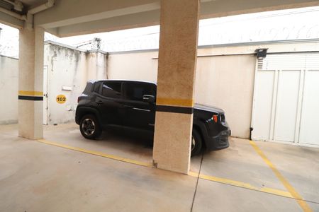 Garagem de apartamento para alugar com 2 quartos, 64m² em Santa Mônica, Uberlândia