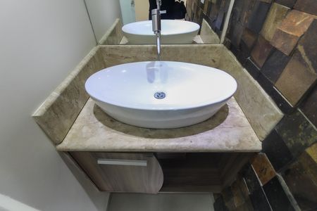 Banheiro de apartamento para alugar com 2 quartos, 52m² em Jardim do Divino, São Paulo