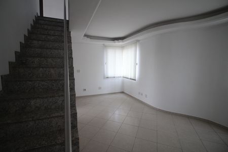 Apartamento para alugar com 178m², 4 quartos e 2 vagasSala