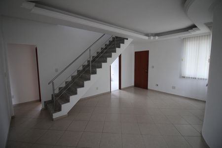 Apartamento para alugar com 178m², 4 quartos e 2 vagasSala