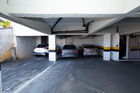 GARAGEM de apartamento à venda com 3 quartos, 90m² em Caiçaras, Belo Horizonte