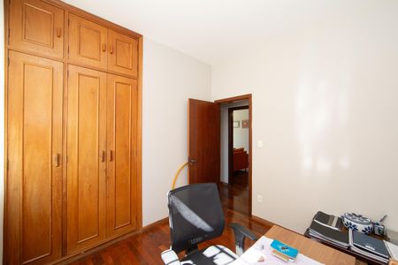 Apartamento à venda com 90m², 3 quartos e 2 vagas Apartamento à venda com 90m², 3 quartos e 2 vagasQUARTO2