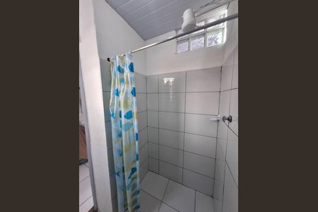 Banheiro de kitnet/studio para alugar com 1 quarto, 24m² em Santa Rosa, Niterói