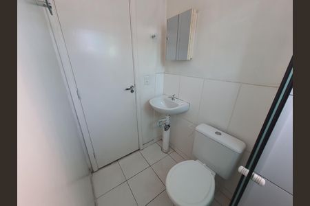 Banheiro de apartamento para alugar com 2 quartos, 45m² em Jardim Ansalca, Guarulhos