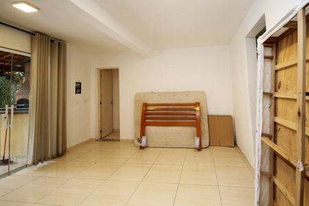 Sala de Estar de casa de condomínio para alugar com 3 quartos, 264m² em Chácara Represinha, Cotia
