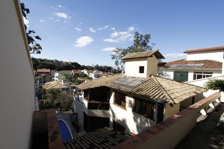 Vista de casa à venda com 6 quartos, 400m² em São Bento, Belo Horizonte