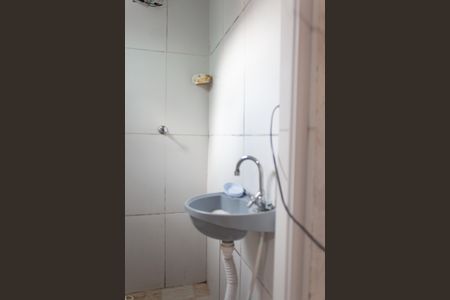 Banheiro da Suíte de casa para alugar com 2 quartos, 60m² em Jardim Leni, São Paulo