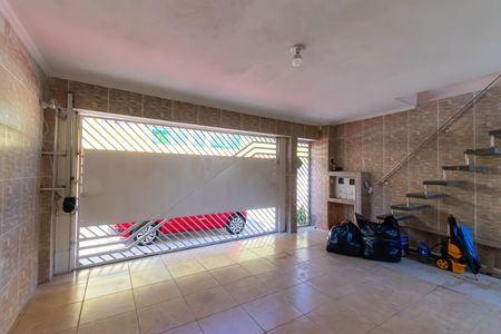 Garagem de casa à venda com 3 quartos, 300m² em Vila Rica, São Paulo