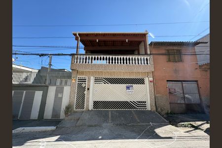 Fachada de casa à venda com 3 quartos, 300m² em Vila Rica, São Paulo