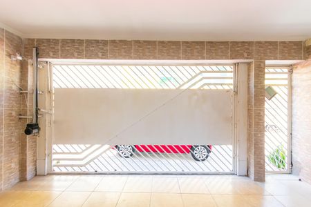 Garagem de casa à venda com 3 quartos, 300m² em Vila Rica, São Paulo