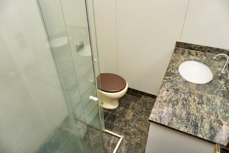 Apartamento à venda com 192m², 3 quartos e 2 vagas Apartamento à venda com 192m², 3 quartos e 2 vagasBanheiro Social