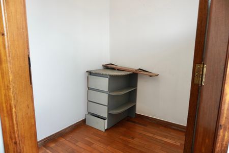 Apartamento à venda com 192m², 3 quartos e 2 vagas Apartamento à venda com 192m², 3 quartos e 2 vagasÁrea de Serviço - Dependências