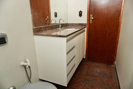 Apartamento à venda com 192m², 3 quartos e 2 vagas Apartamento à venda com 192m², 3 quartos e 2 vagasBanheiro da Suíte