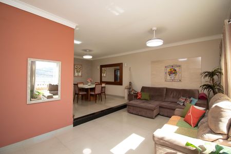 Casa à venda com 3 quartos, 250m² em Vila Galvão, Guarulhos