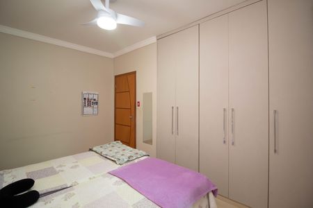 Quarto 2 de casa à venda com 3 quartos, 250m² em Vila Galvão, Guarulhos