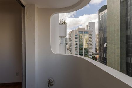 Sacada da Sala de apartamento para alugar com 2 quartos, 102m² em Planalto Paulista, São Paulo